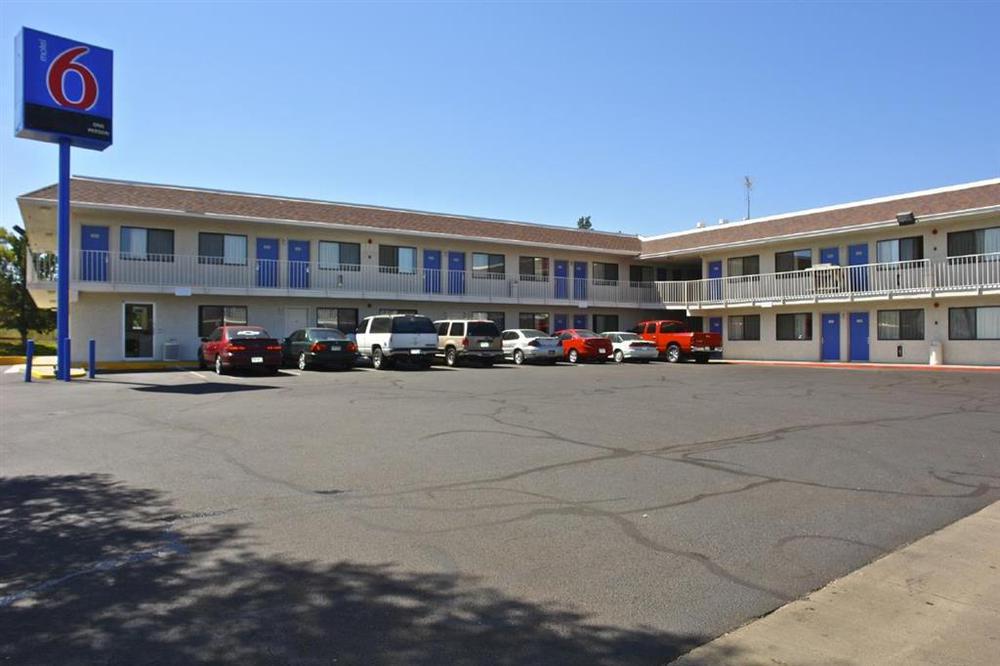 Park Inn By Radisson, Thornton Exterior foto